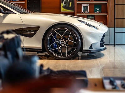 Aston Martin Vanquish, Iii - 3
