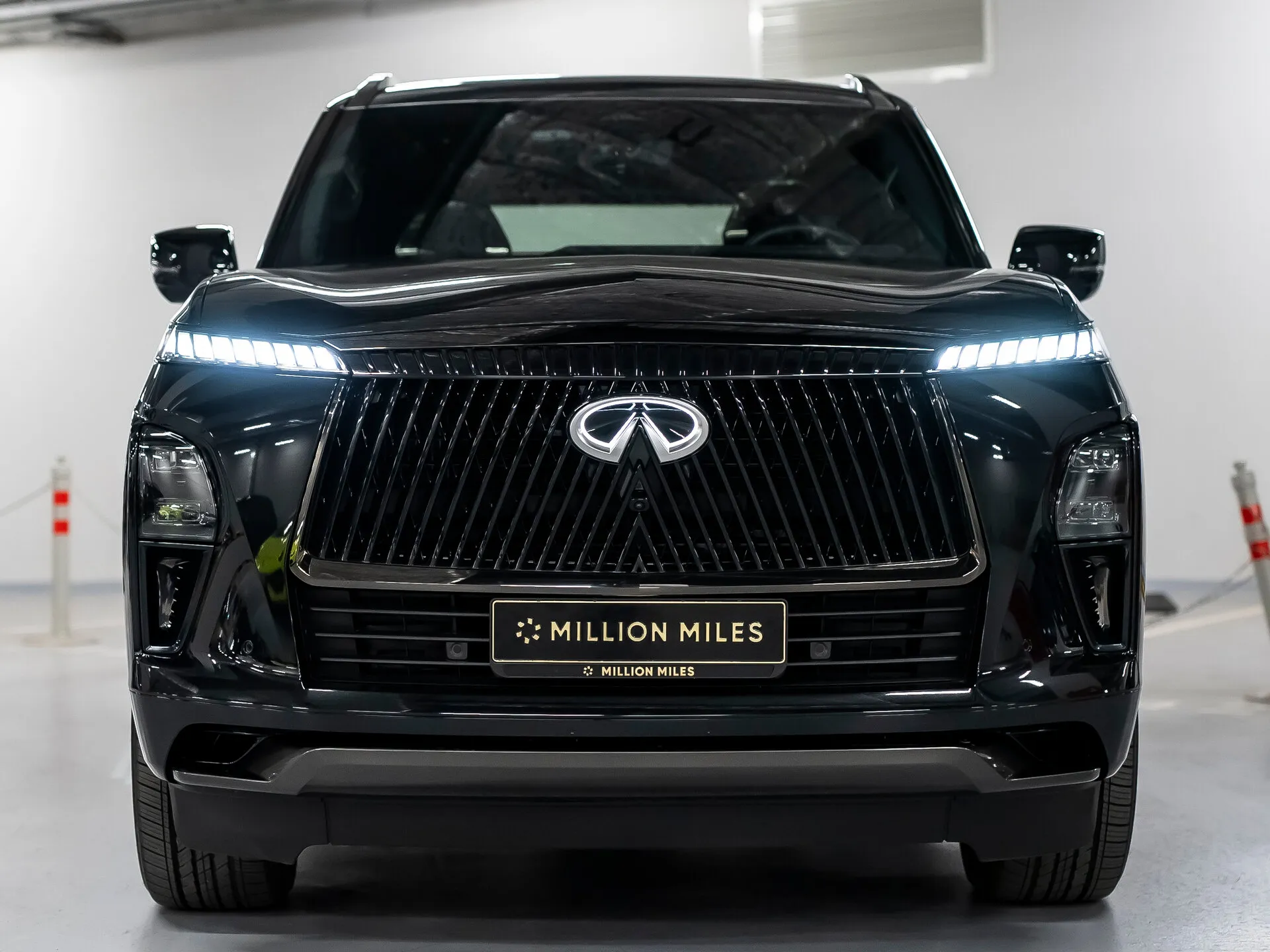 Infiniti QX80 — 2