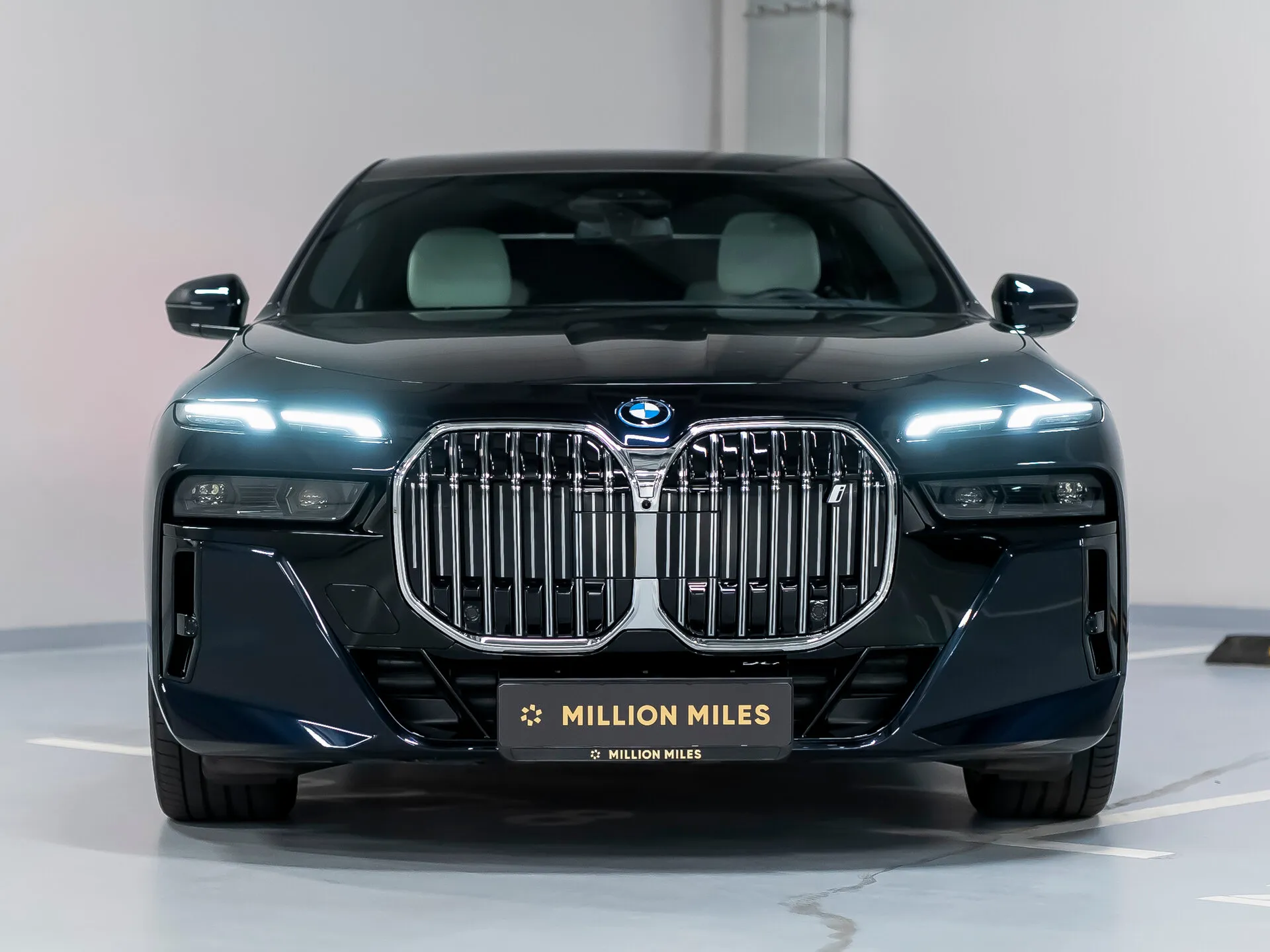BMW I7, I (G70) — 4