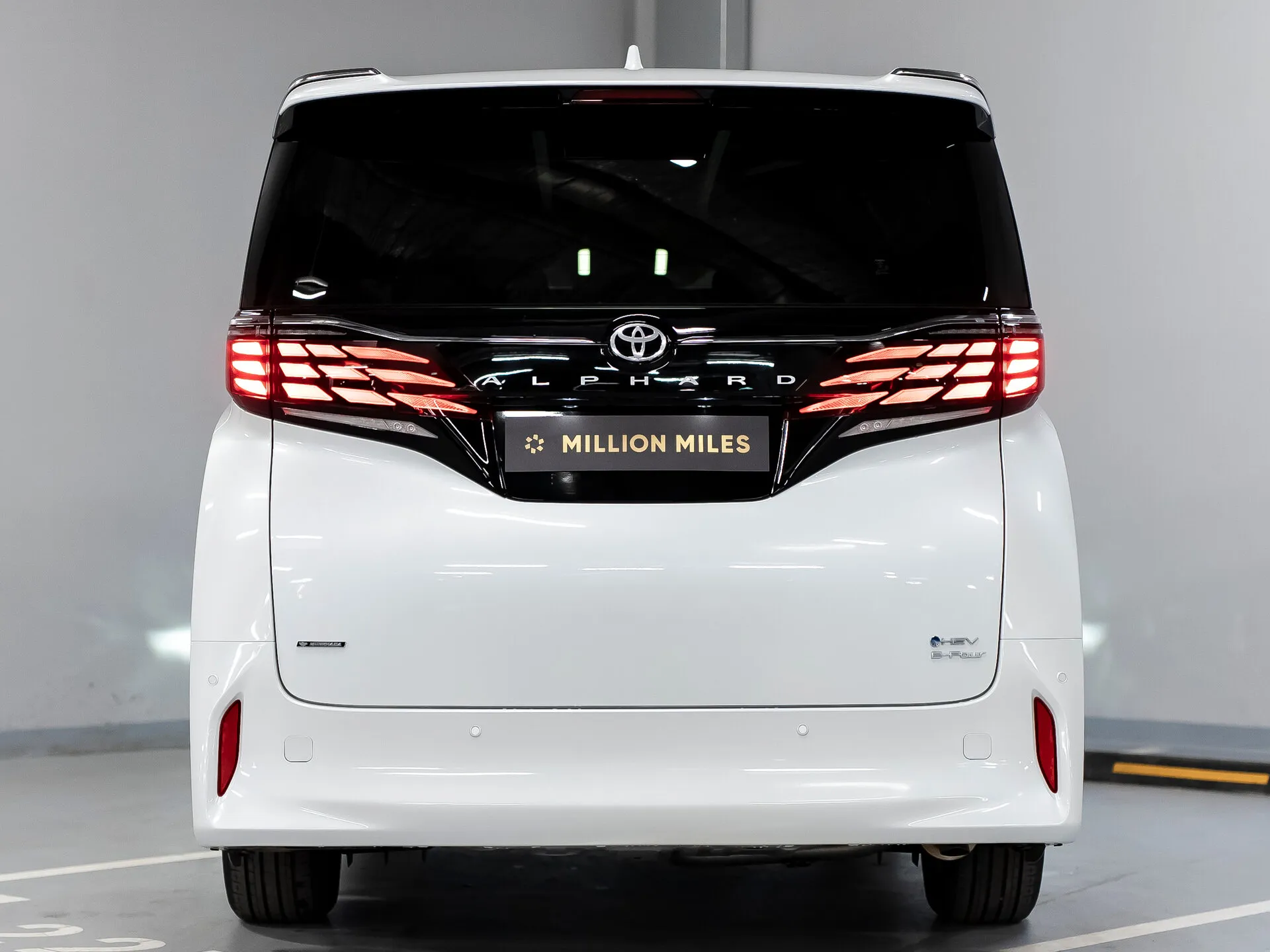 Toyota Alphard — 8
