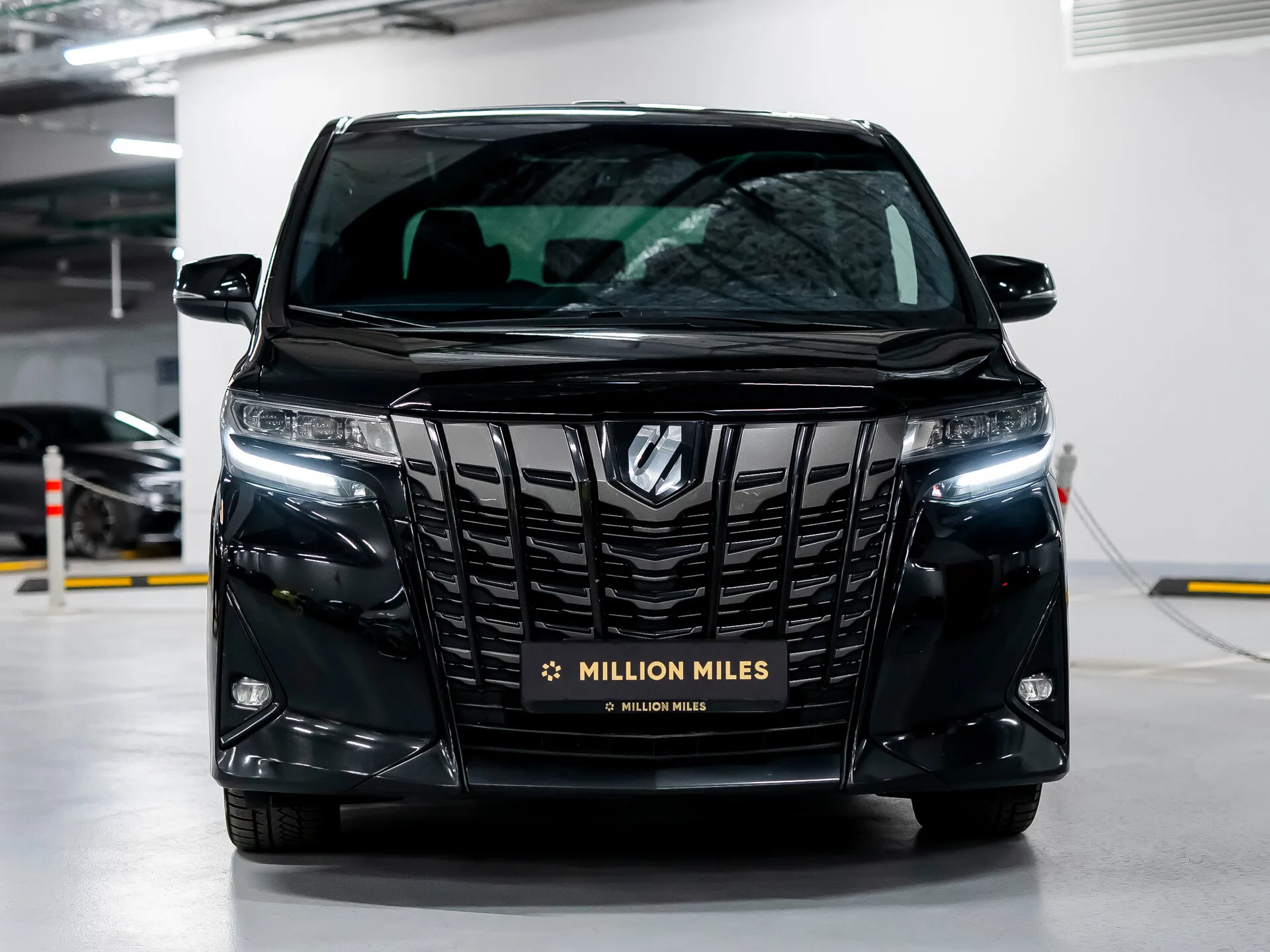 Toyota Alphard — 4
