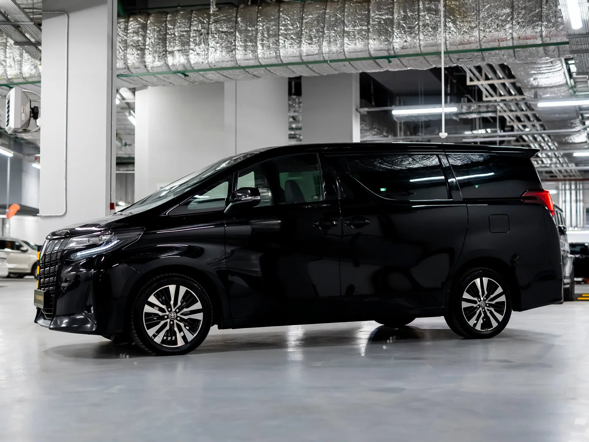 Toyota Alphard — 2