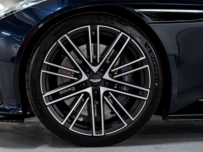 Aston Martin DB12, I - 4