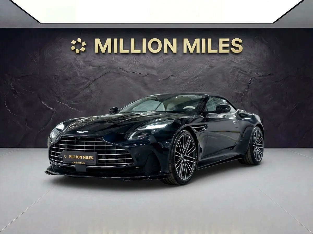Aston Martin DB12 - Просмотр 1