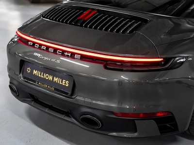 Porsche 911 Targa 4S, Viii (992) - 10