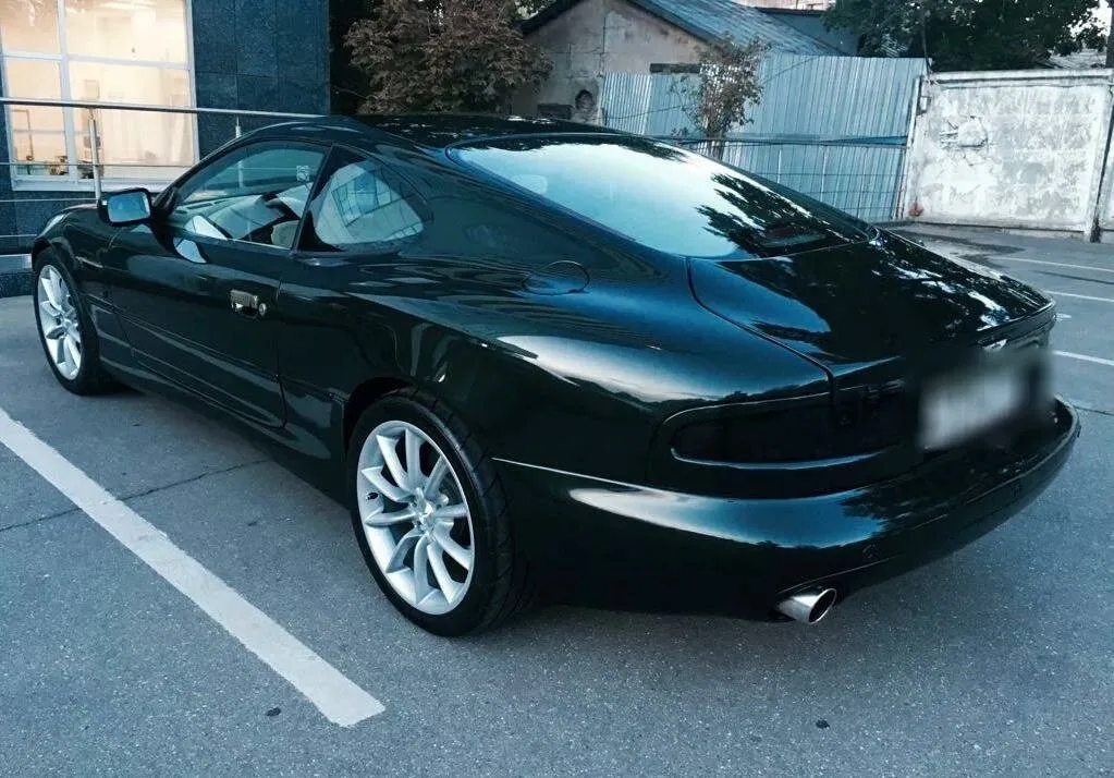 Aston Martin DB7 Vantage — 8