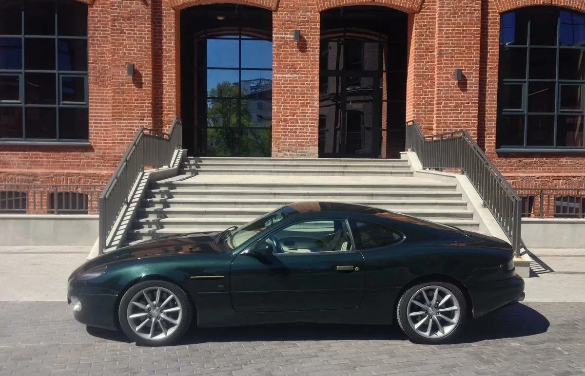Aston Martin DB7 Vantage — 7