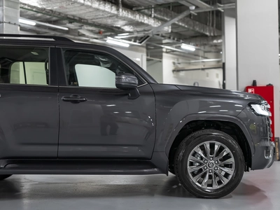 Toyota Land Cruiser, 300 Series - 7