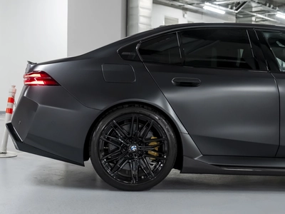 BMW M5, VII (G90) - 8