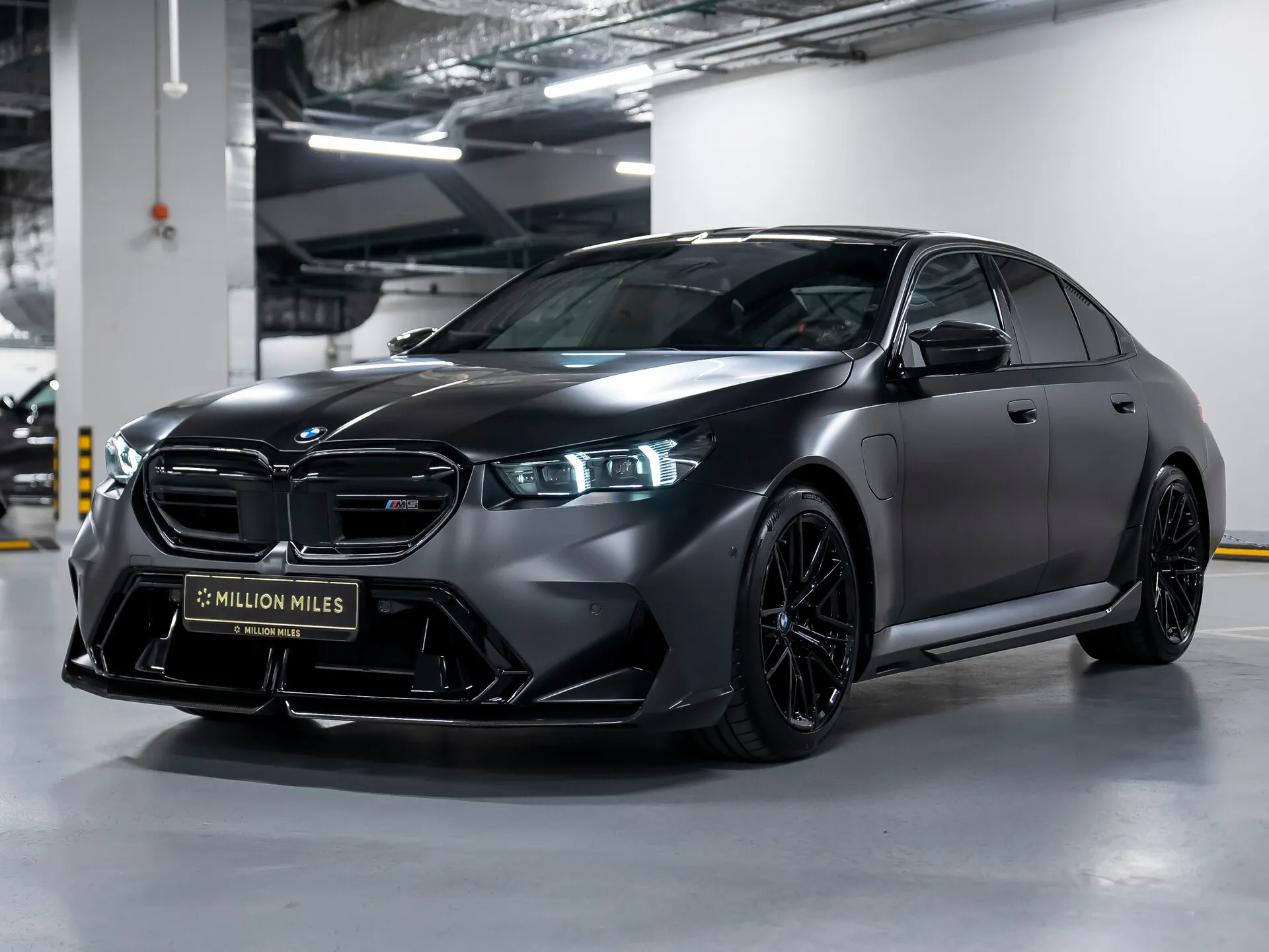 BMW M5 - Просмотр 1