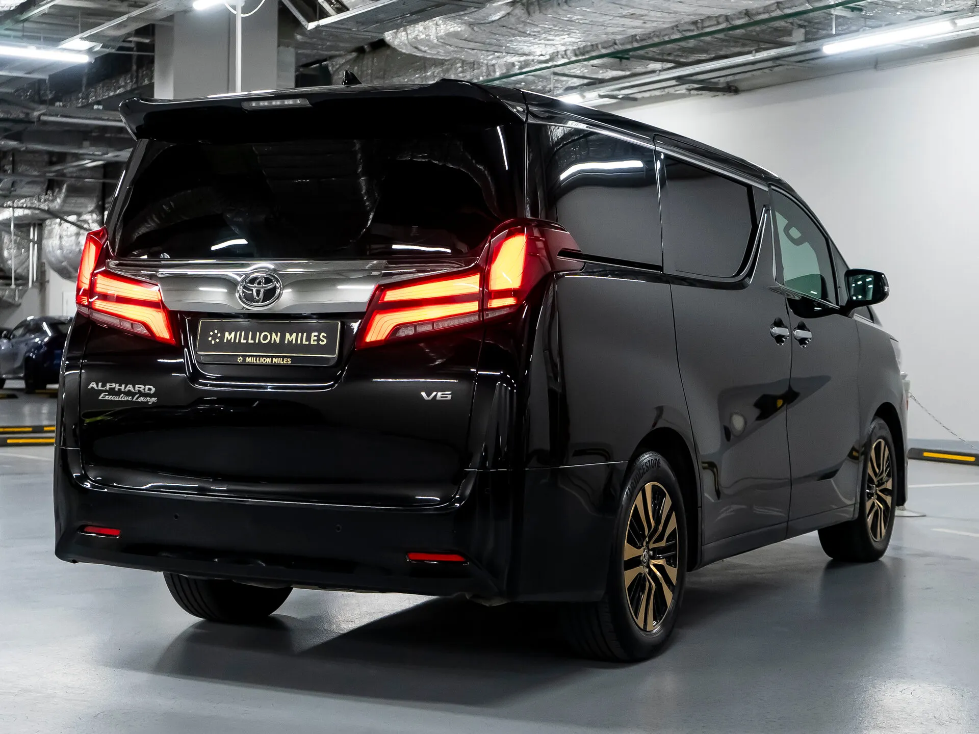 Toyota Alphard — 8