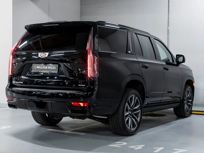 Cadillac Escalade, V - 8