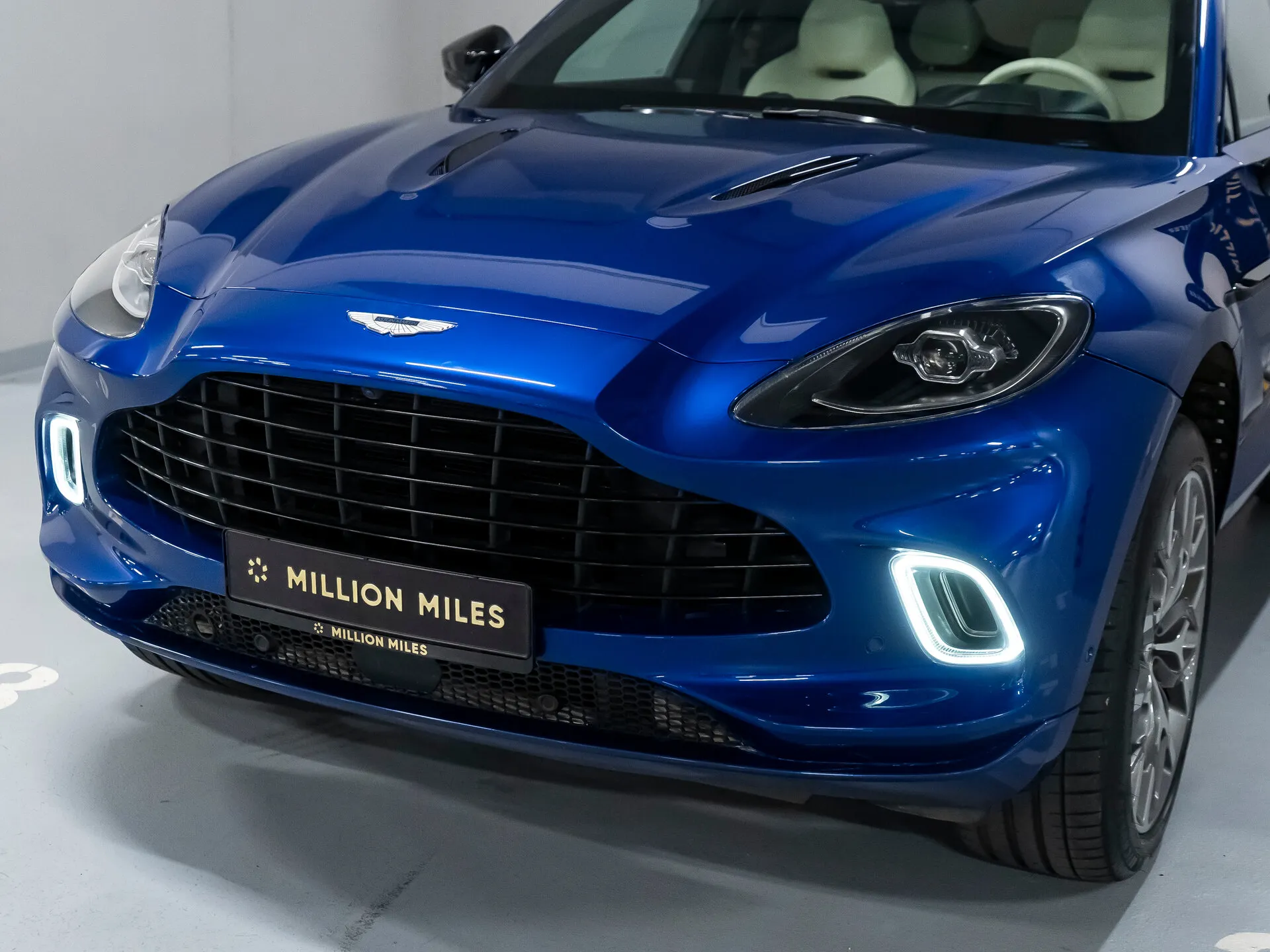 Aston Martin DBX — 2