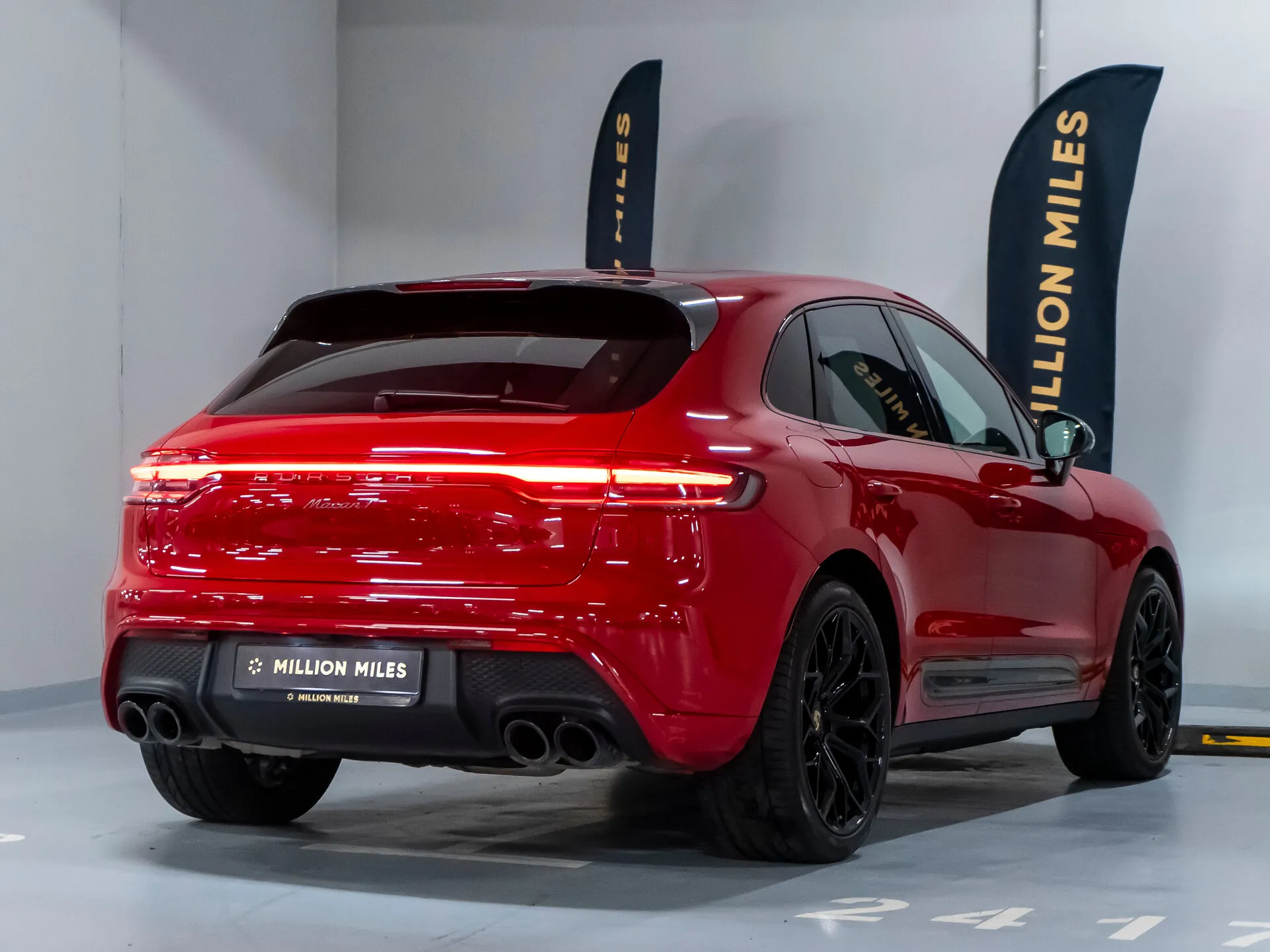 Porsche Macan — 8