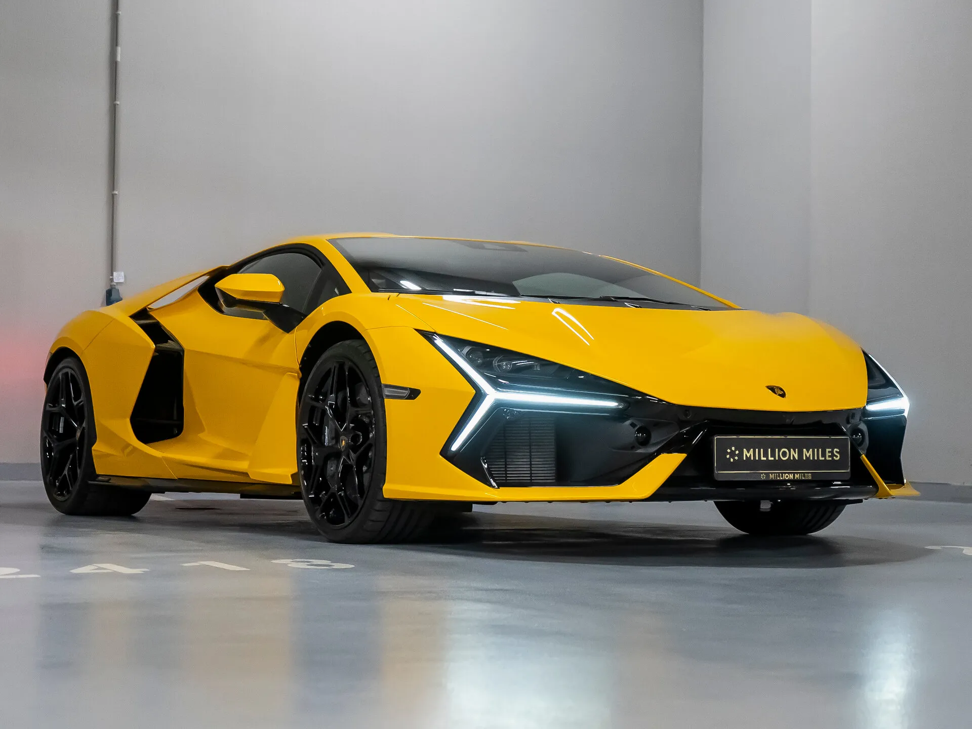 Lamborghini Revuelto - Просмотр 1