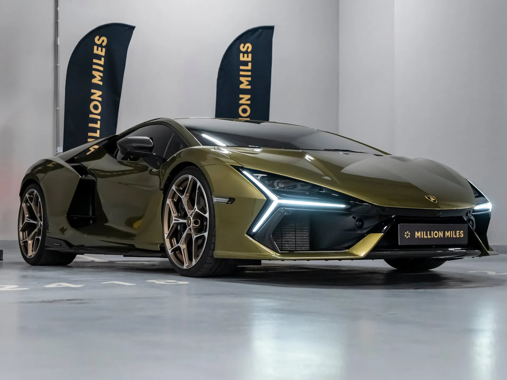 Lamborghini Revuelto — 5