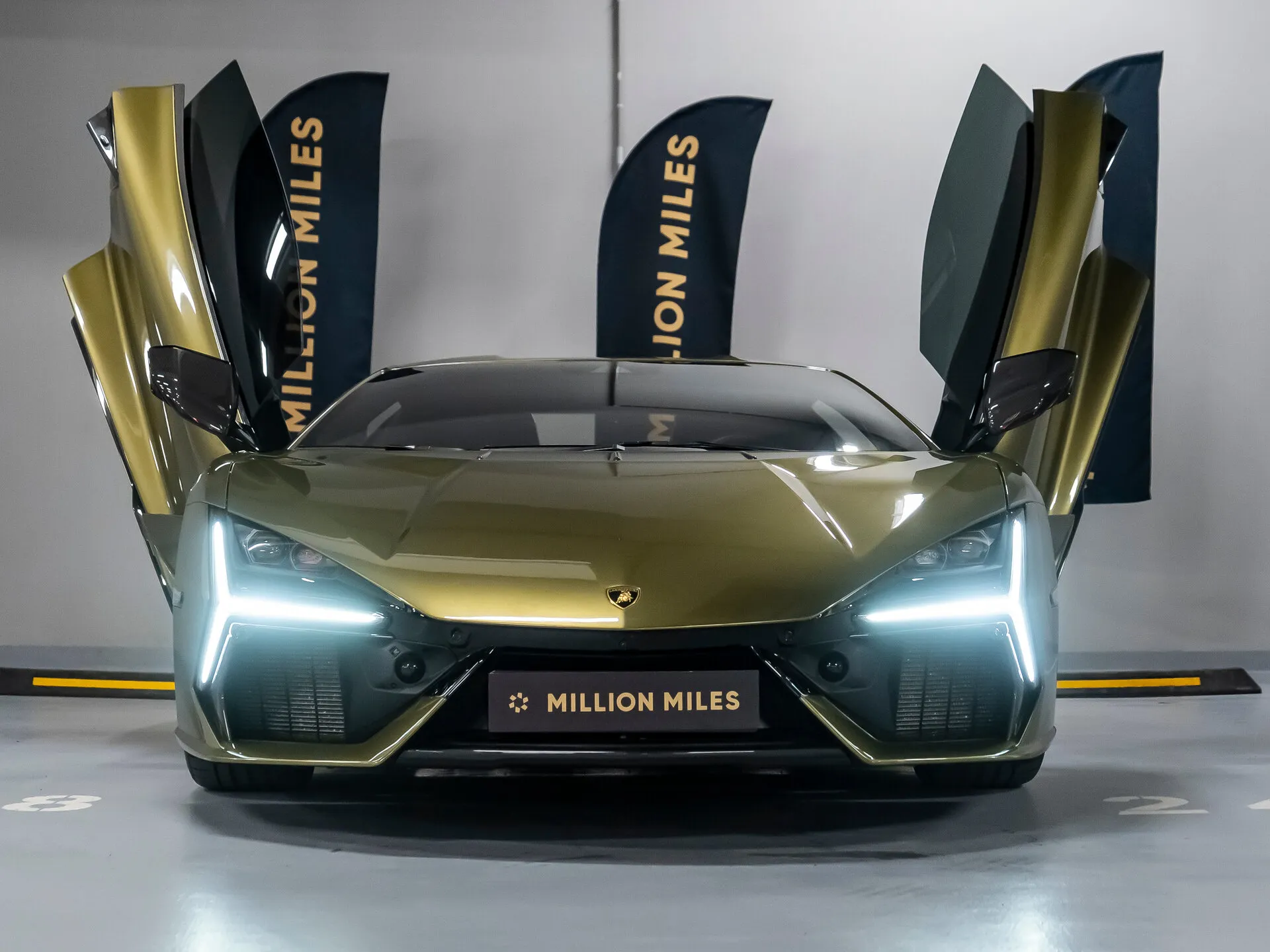 Lamborghini Revuelto — 7