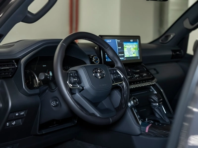 Toyota Land Cruiser, 300 Series - 10