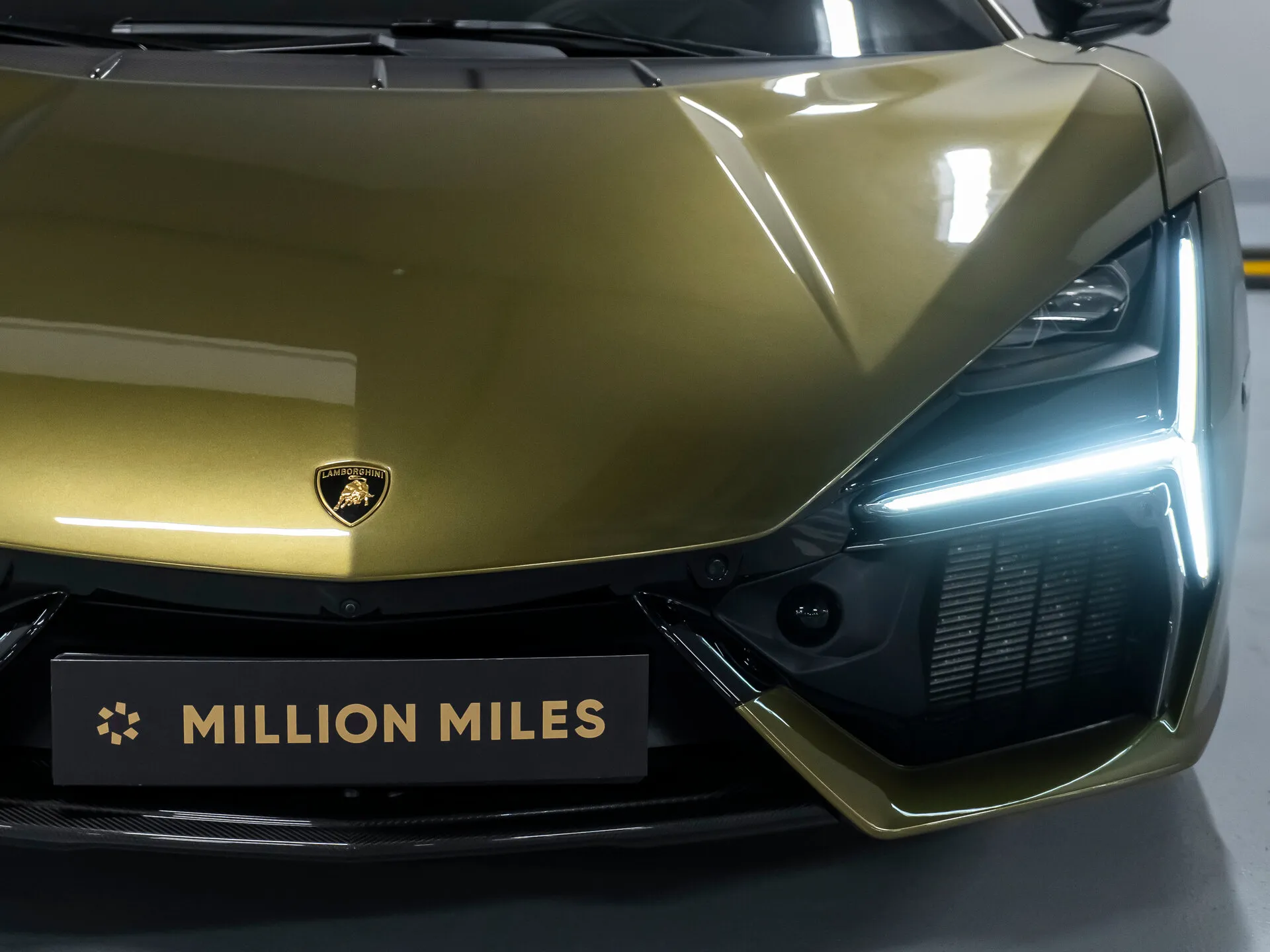 Lamborghini Revuelto — 4