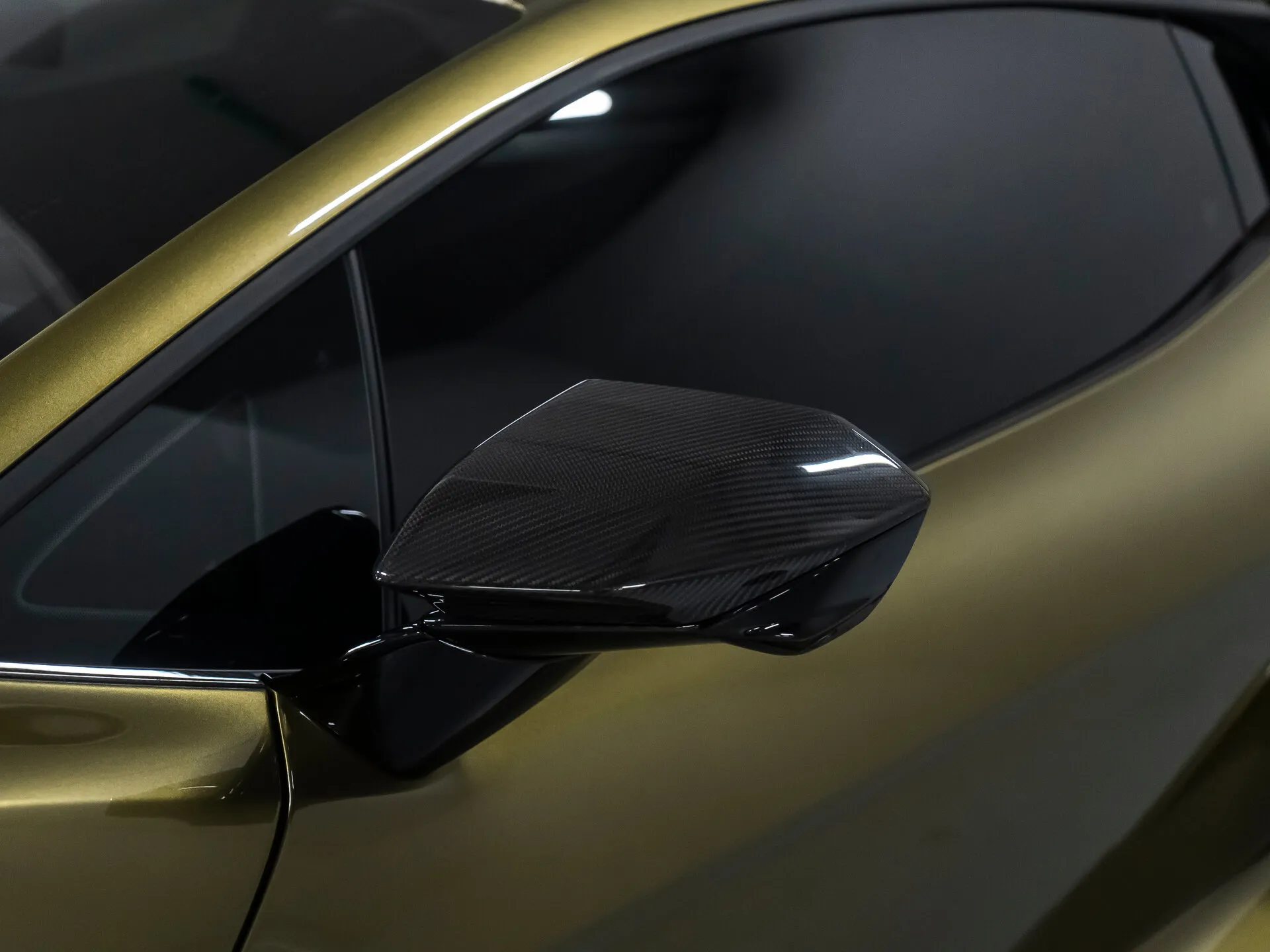 Lamborghini Revuelto — 7