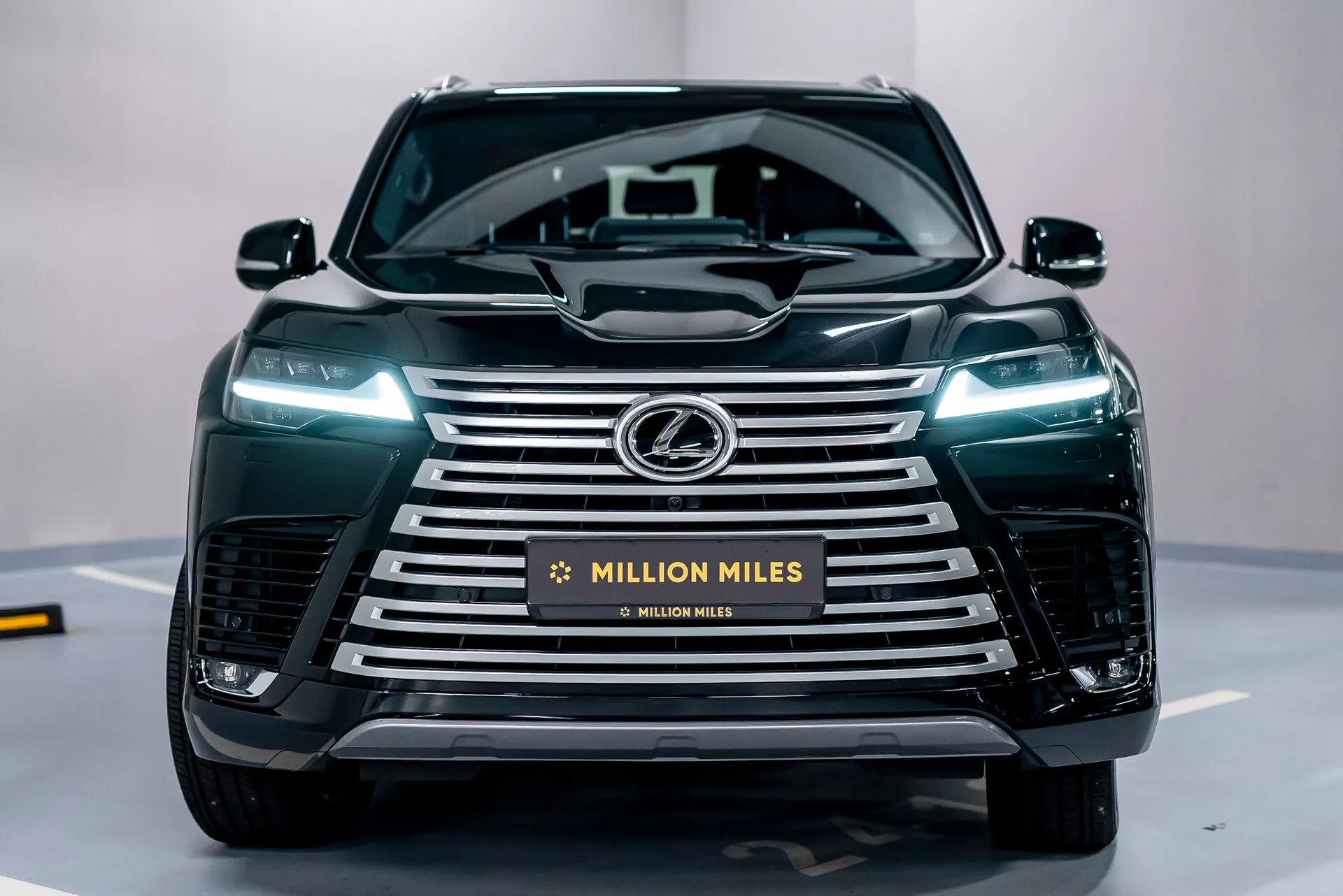 Lexus LX — 2