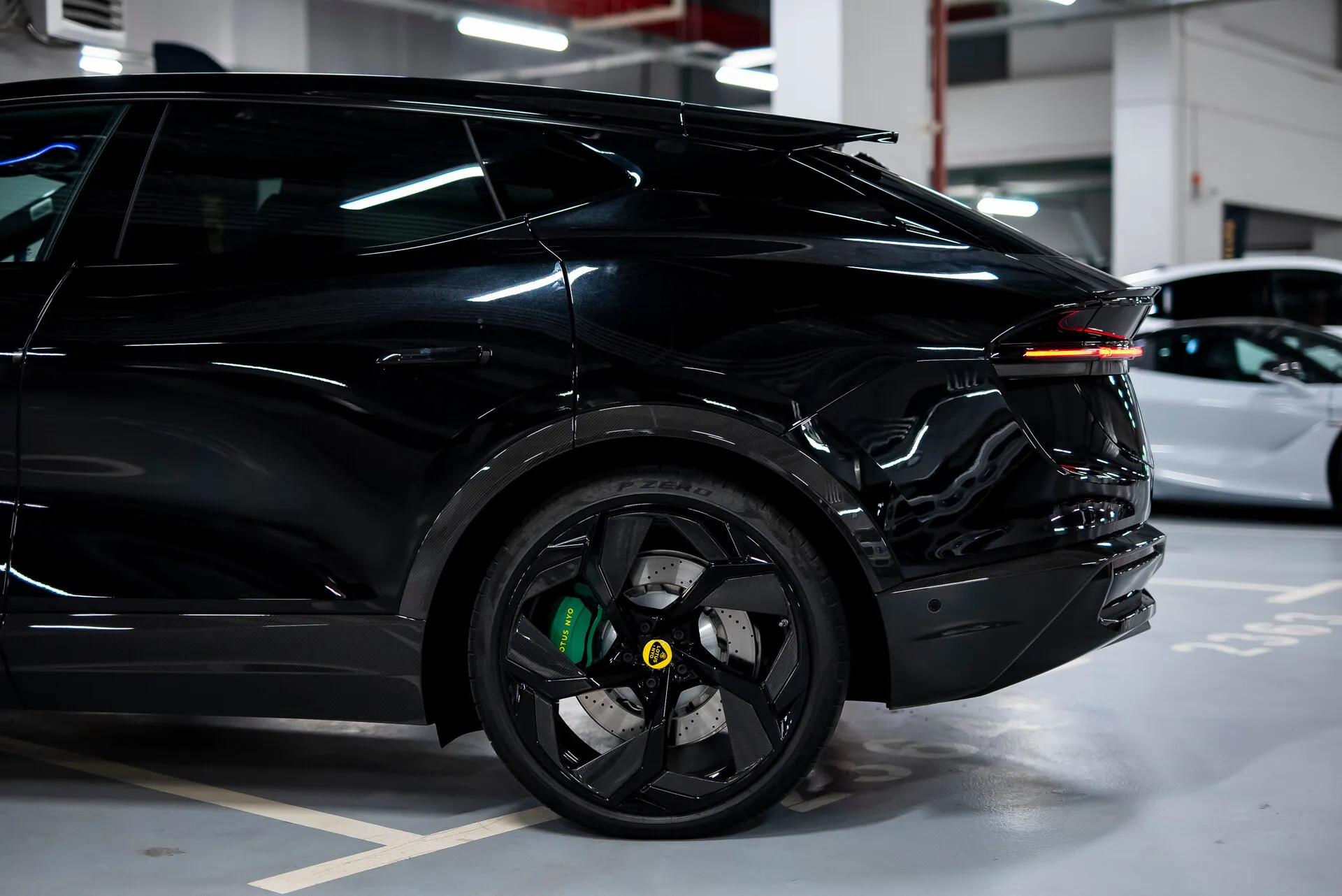 Lotus Eletre, I — 7