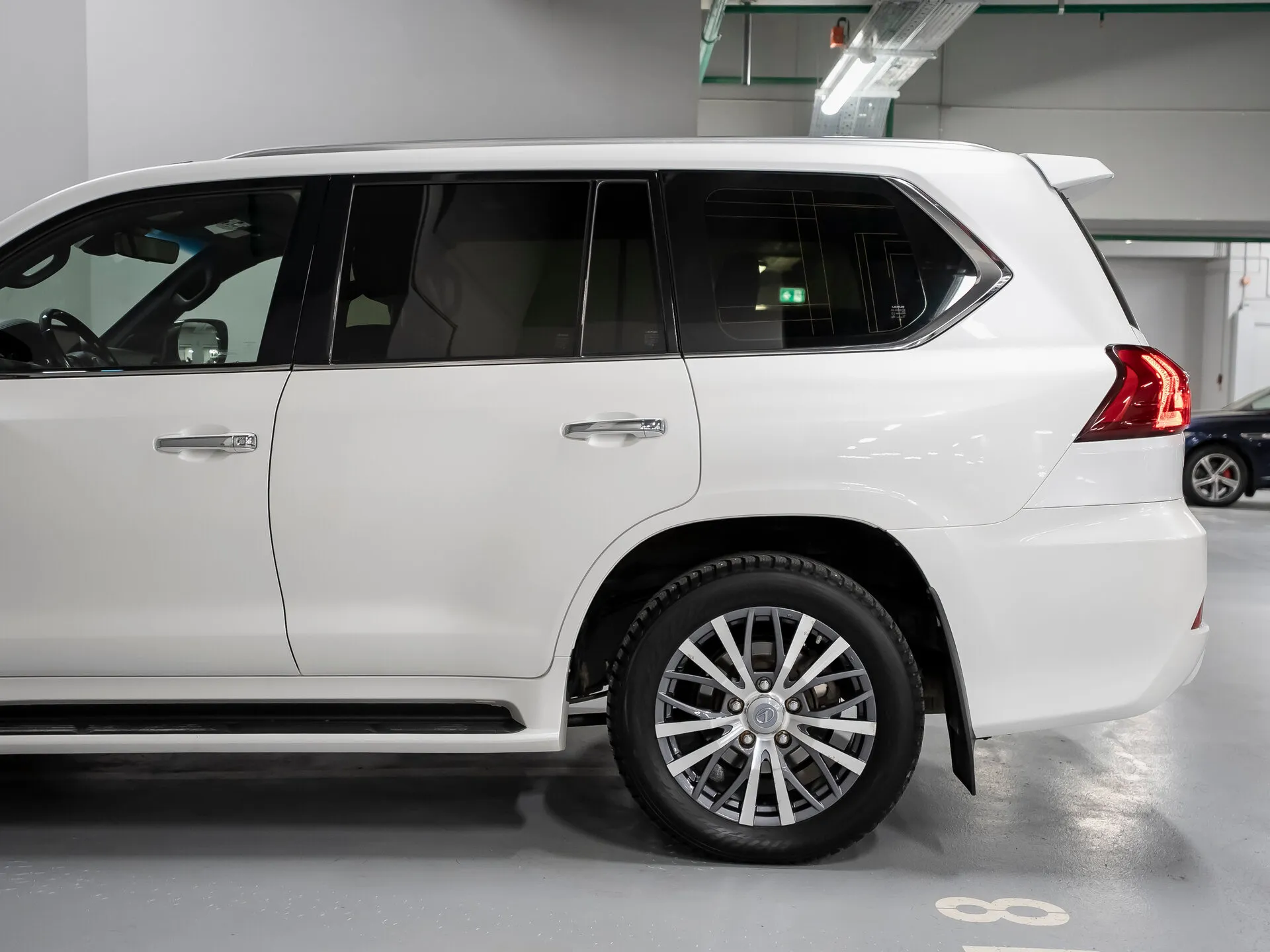 Lexus LX — 8