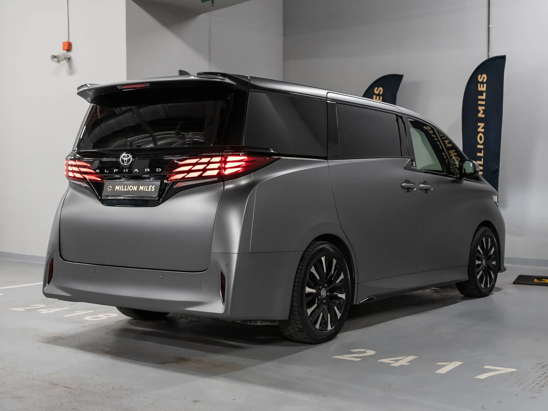 Toyota Alphard — 8