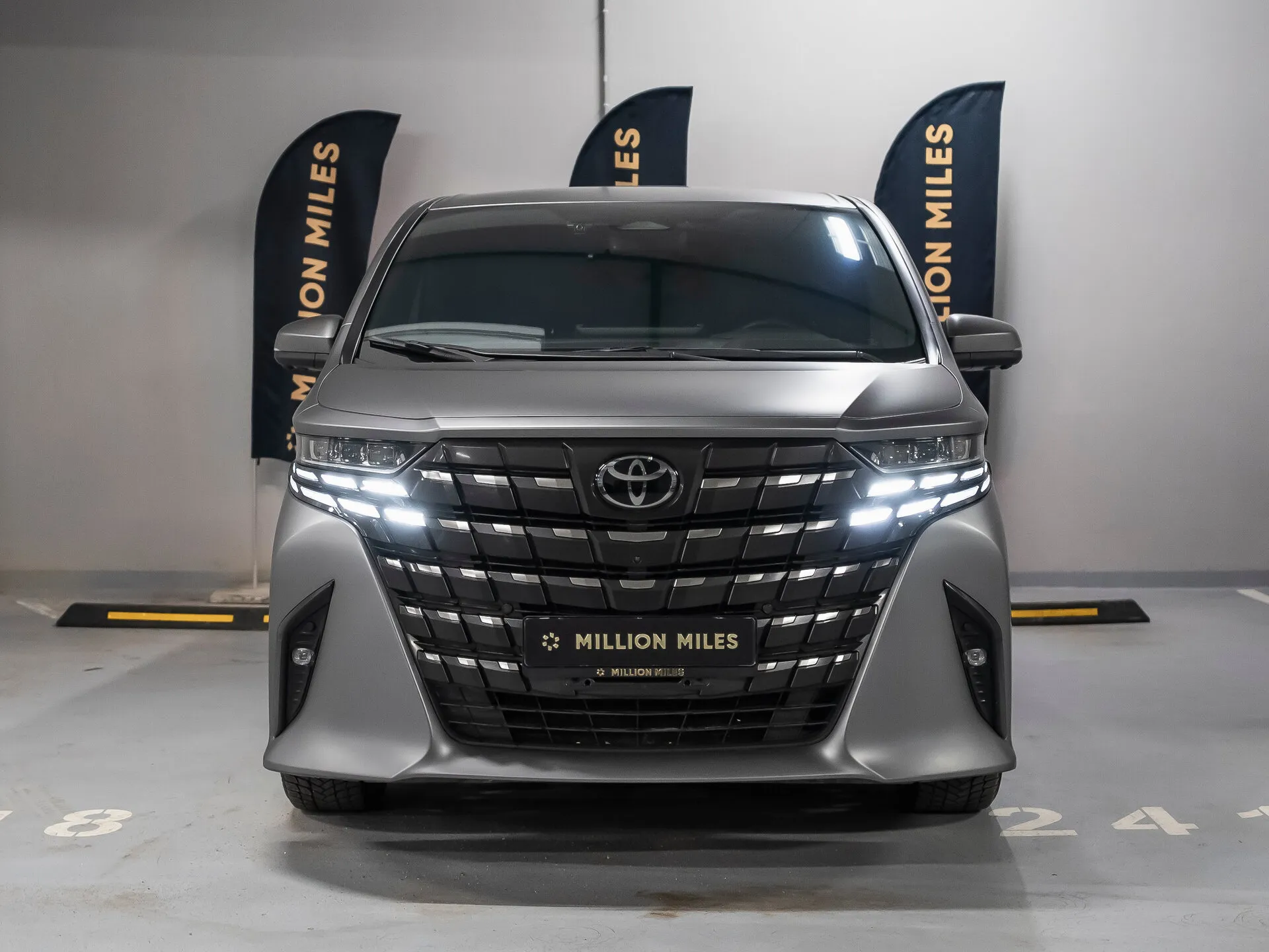 Toyota Alphard — 2