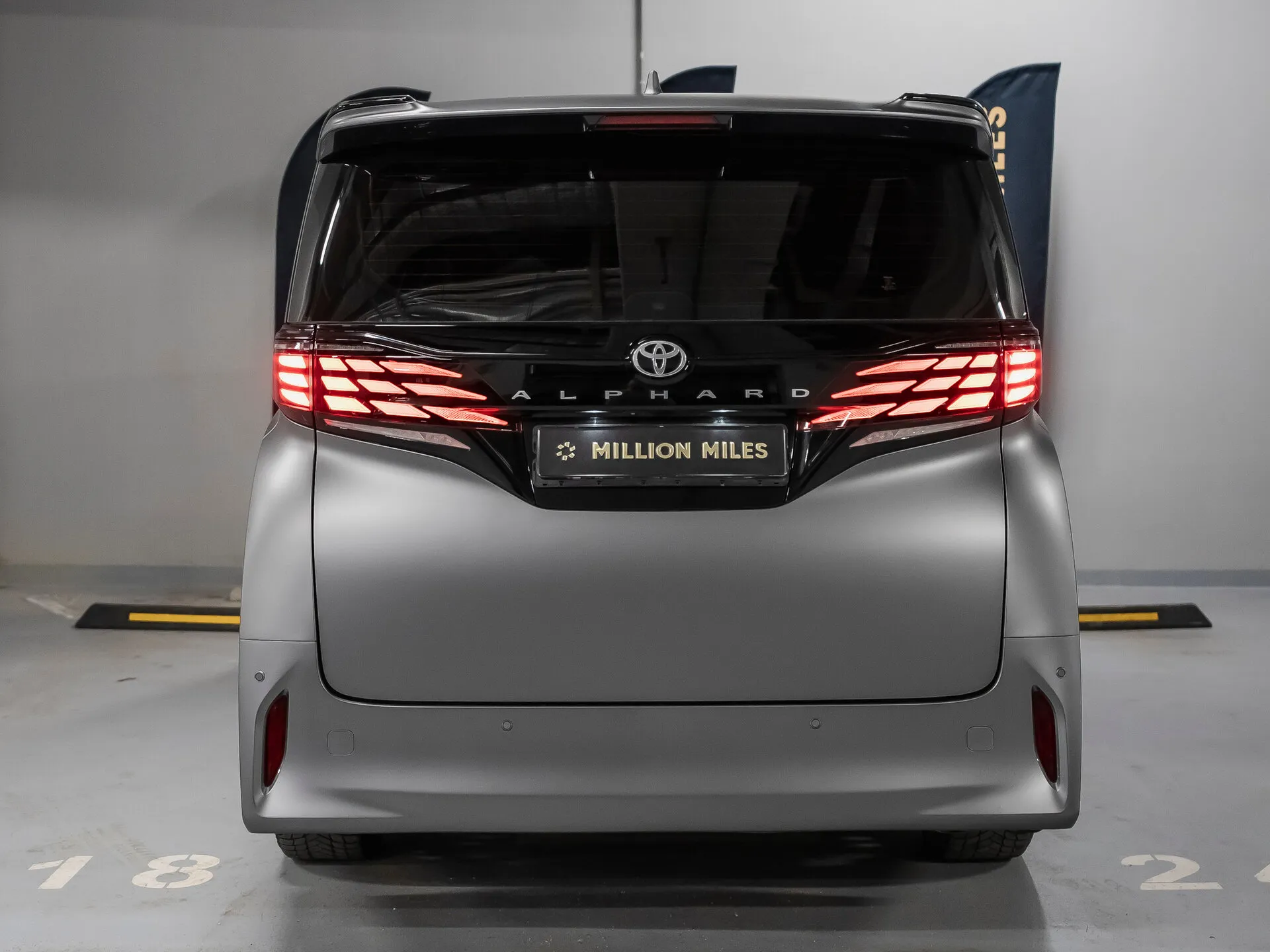 Toyota Alphard — 7
