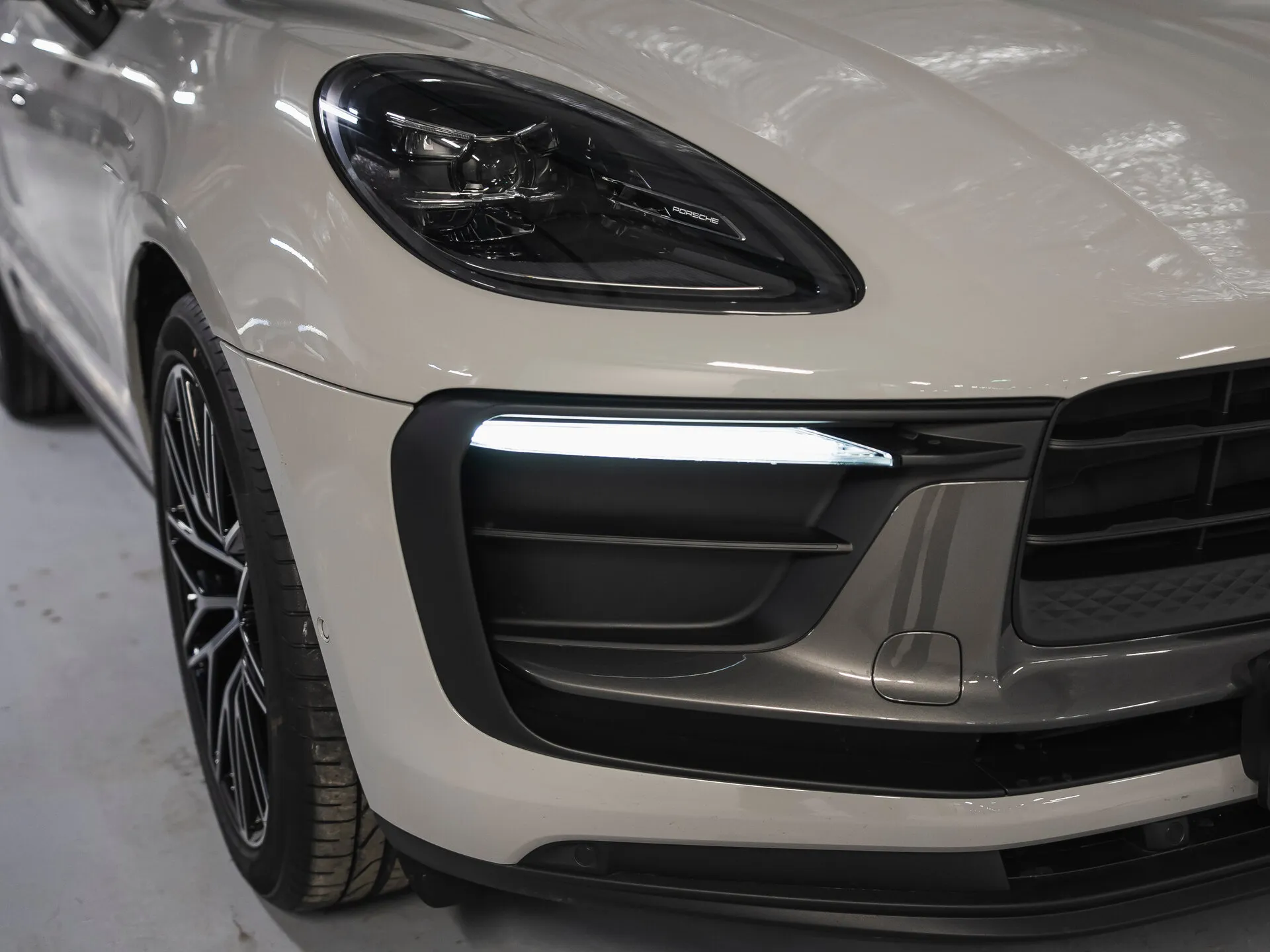 Porsche Macan — 4
