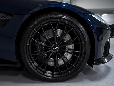 Aston Martin V8 Vantage, Iv - 9