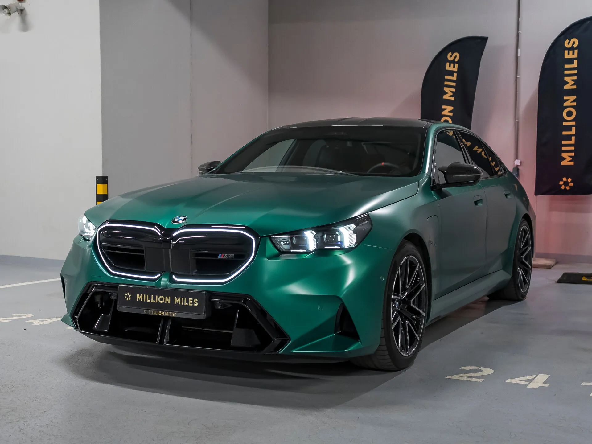 BMW M5 - Просмотр 1