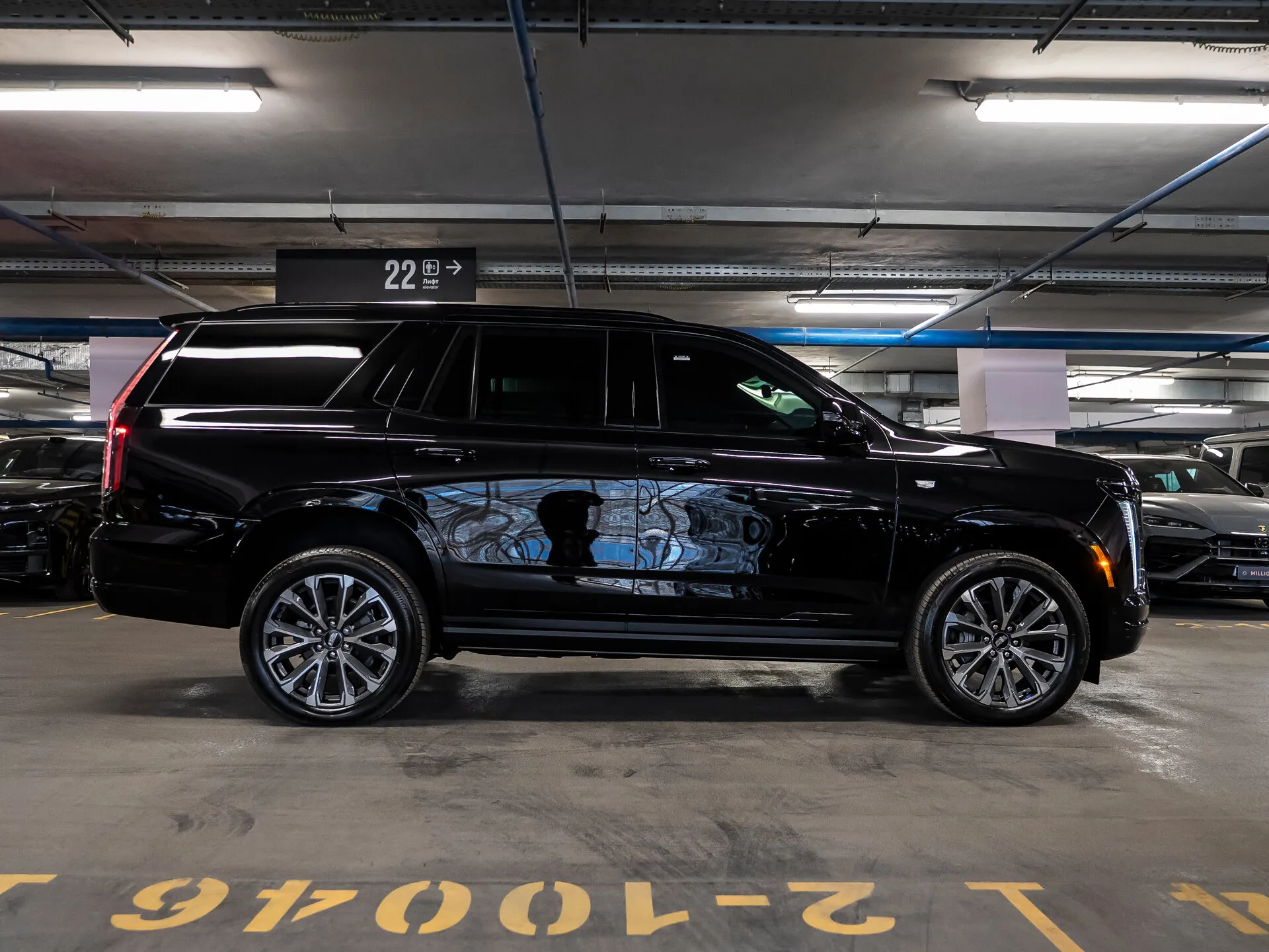 Cadillac Escalade — 7