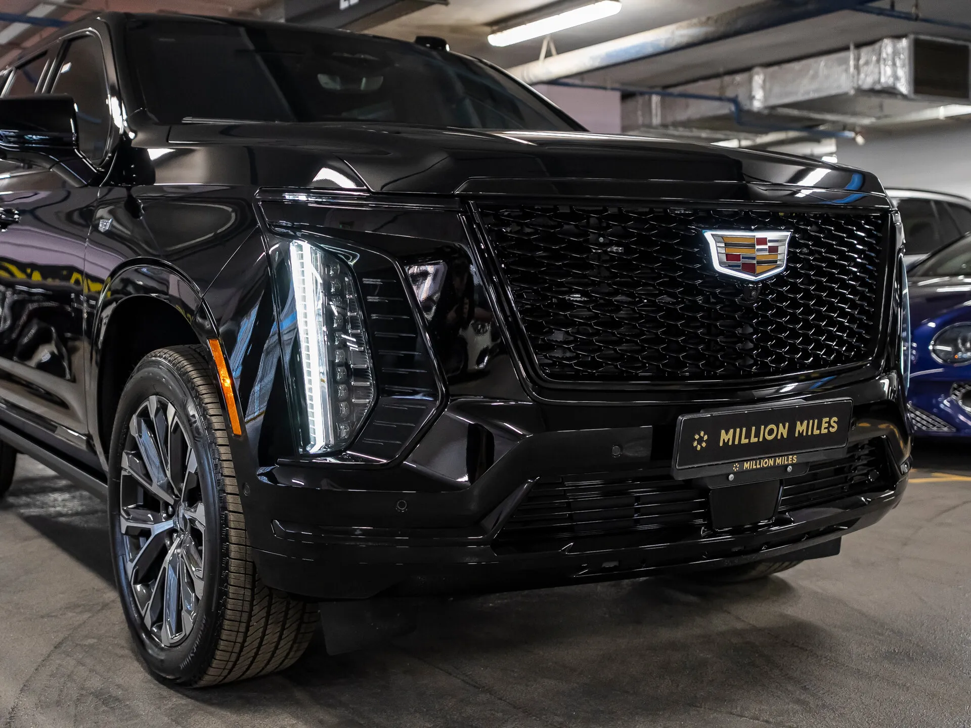 Cadillac Escalade — 4