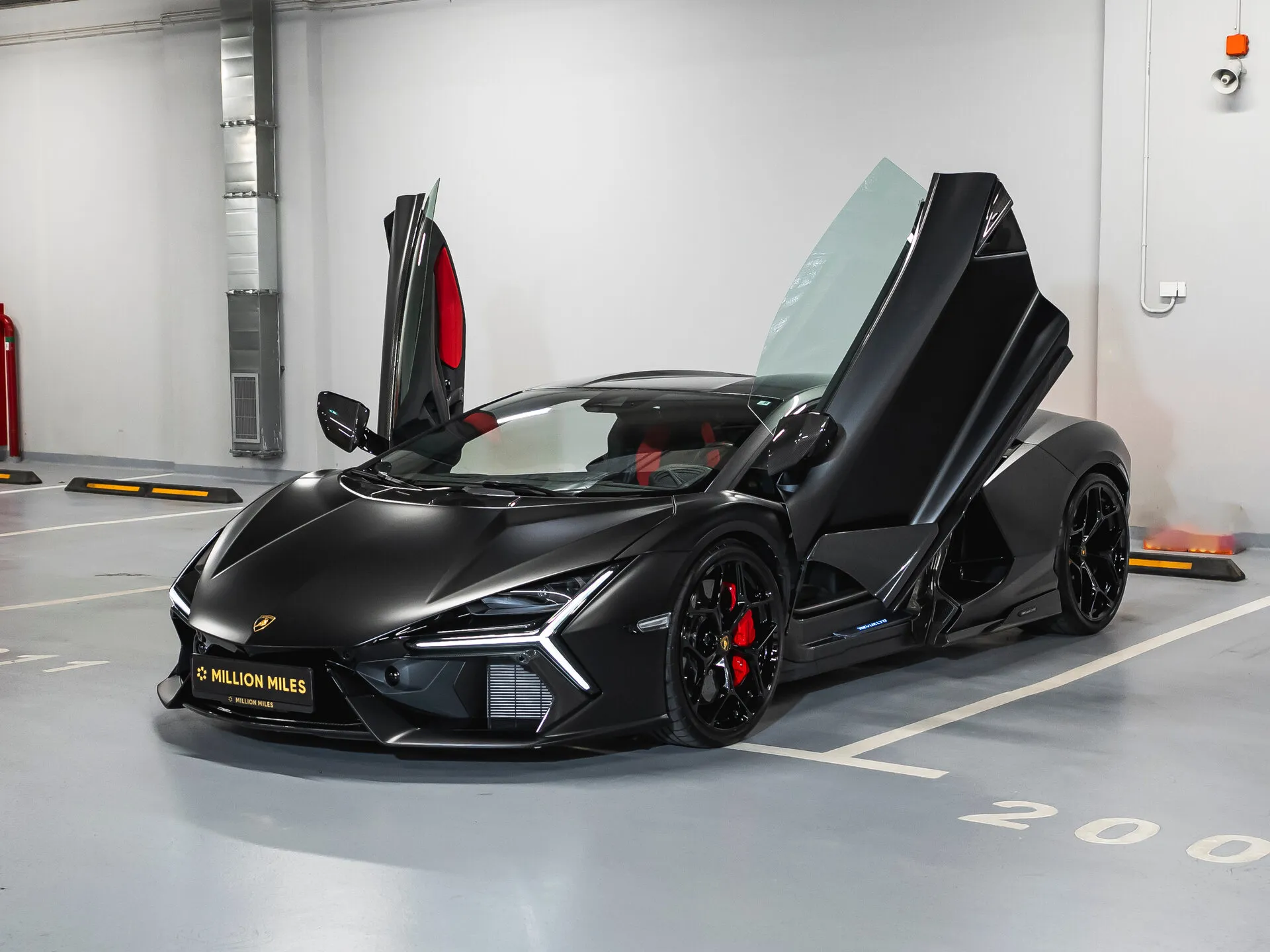 Lamborghini Revuelto - Просмотр 1