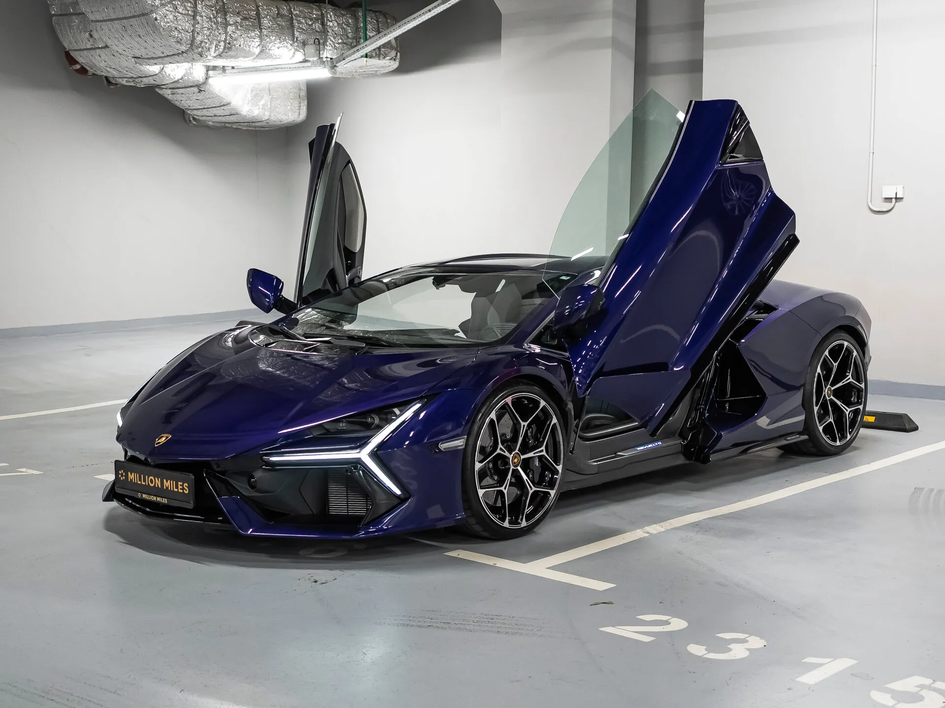 Lamborghini Revuelto - Просмотр 1