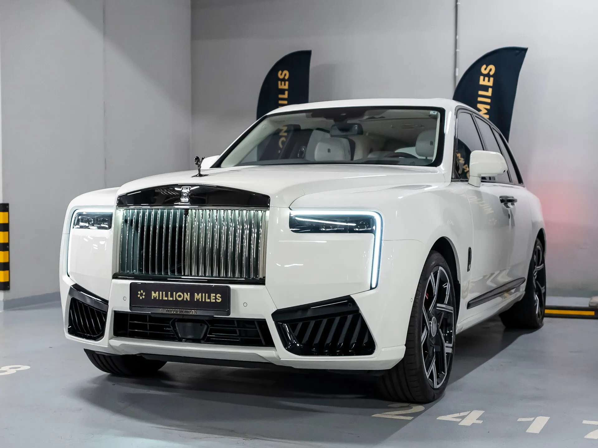 Rolls-Royce Cullinan - Просмотр 1