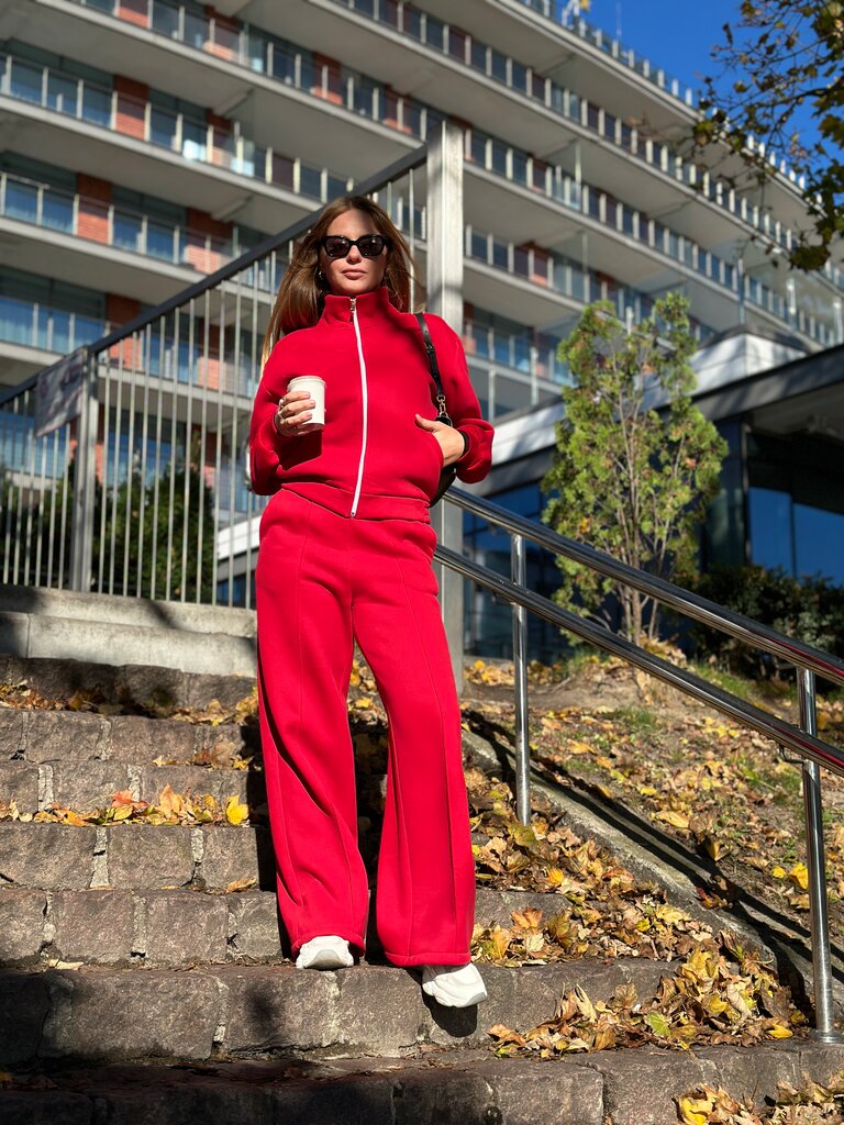 Костюм с широкими брюками и свитшот на молнии, ворот стойка