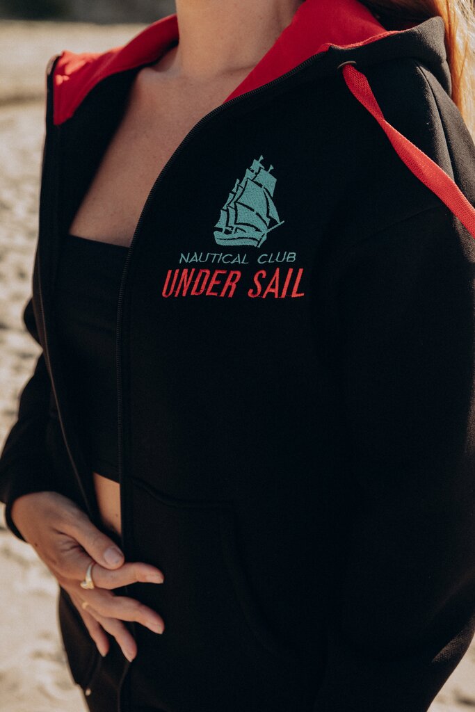 Худи с вышивкой