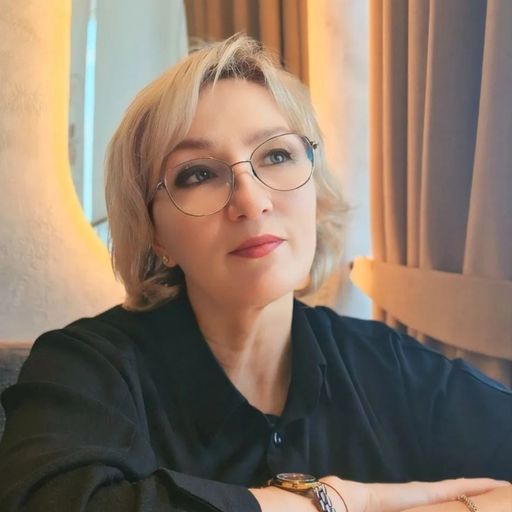 Светлана Леонова