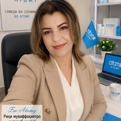 Лола Зафаржоновна