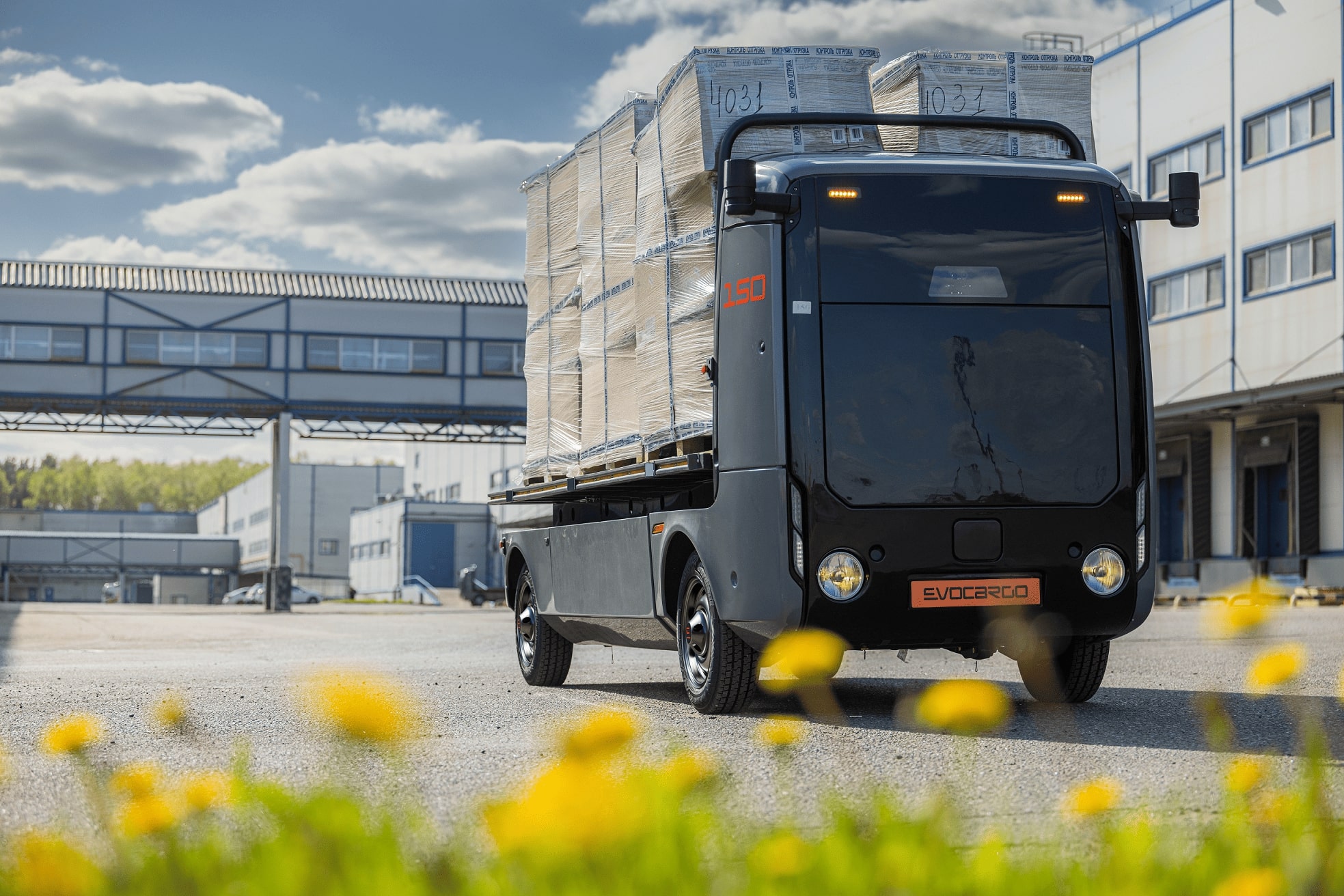 Спортмастер начал использовать беспилотные грузовики