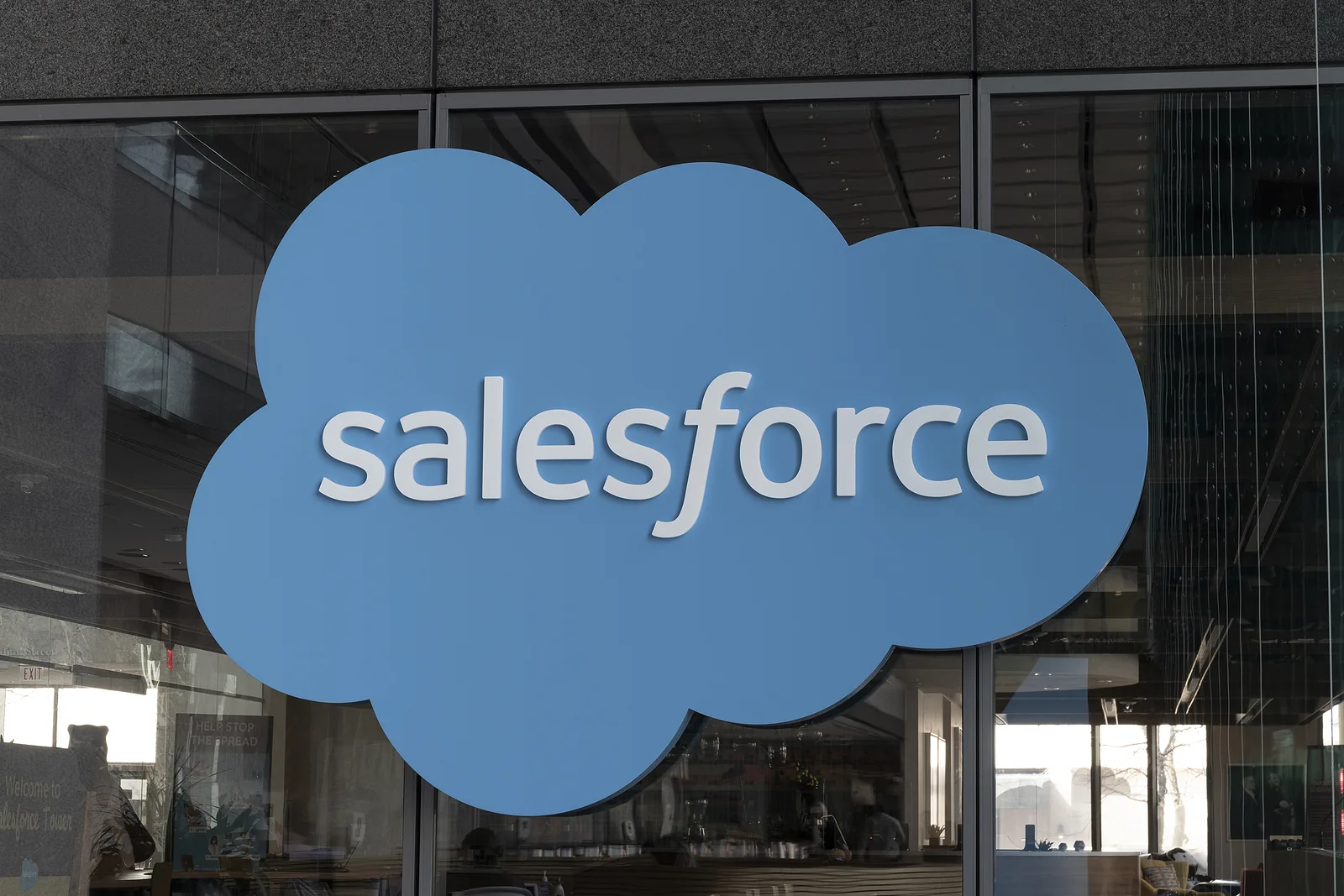 Новый продукт Salesforce пишет код по текстовым запросам