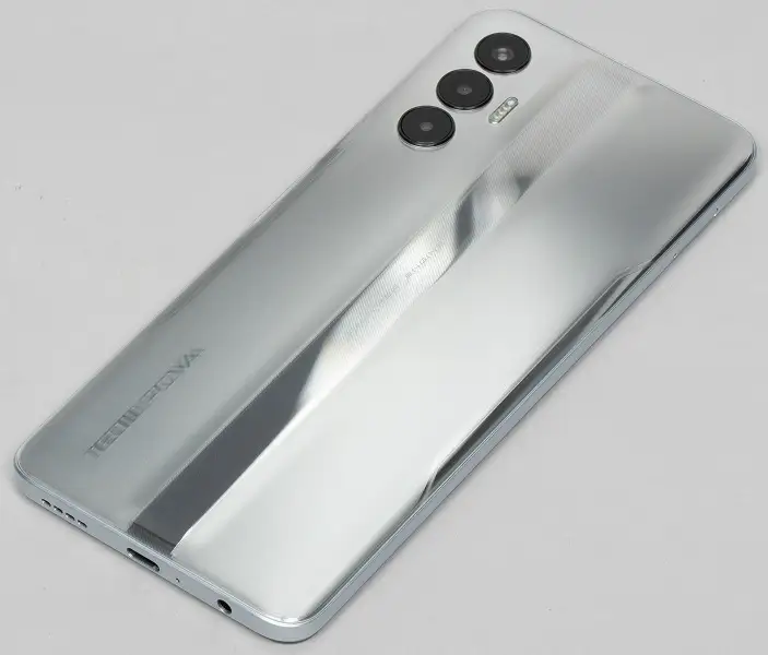 Дизайн Tecno Pova 3