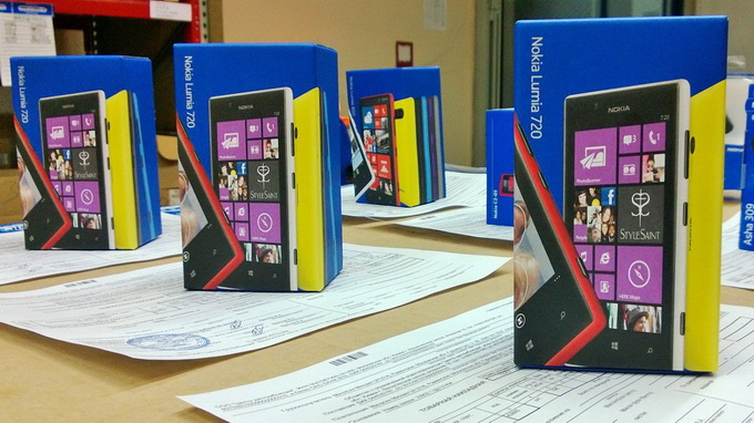Nokia Lumia 720       14 990 