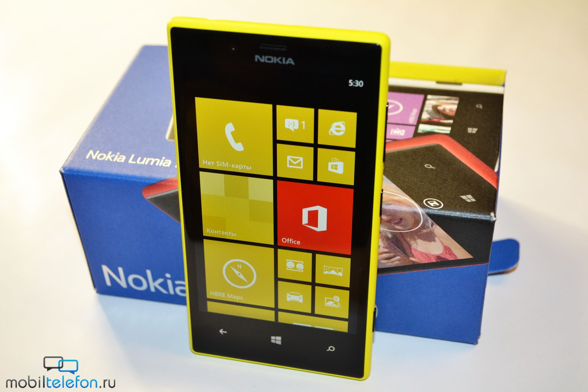 Распаковка Nokia Lumia 720 и первые впечатления (видео)