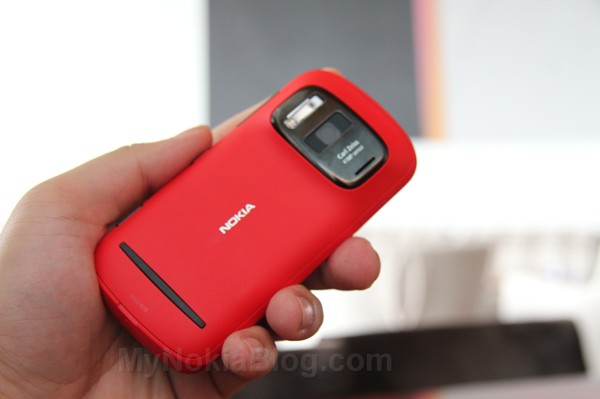 Nokia 808 PureView   