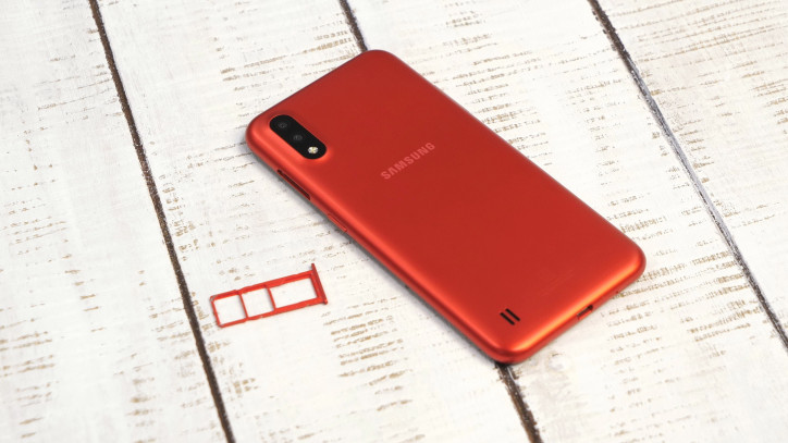  Samsung Galaxy A01:   Redmi 8A  Honor 8A