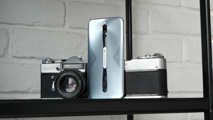  Red Magic 5S  ZTE:  Fan Edition